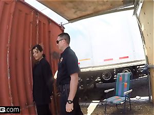 penetrate the Cops Latina woman caught gargling a cops pipe